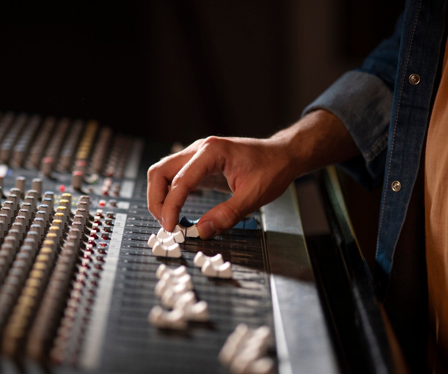 Equipa da empresa de soluções audiovisuais Z-Eventos