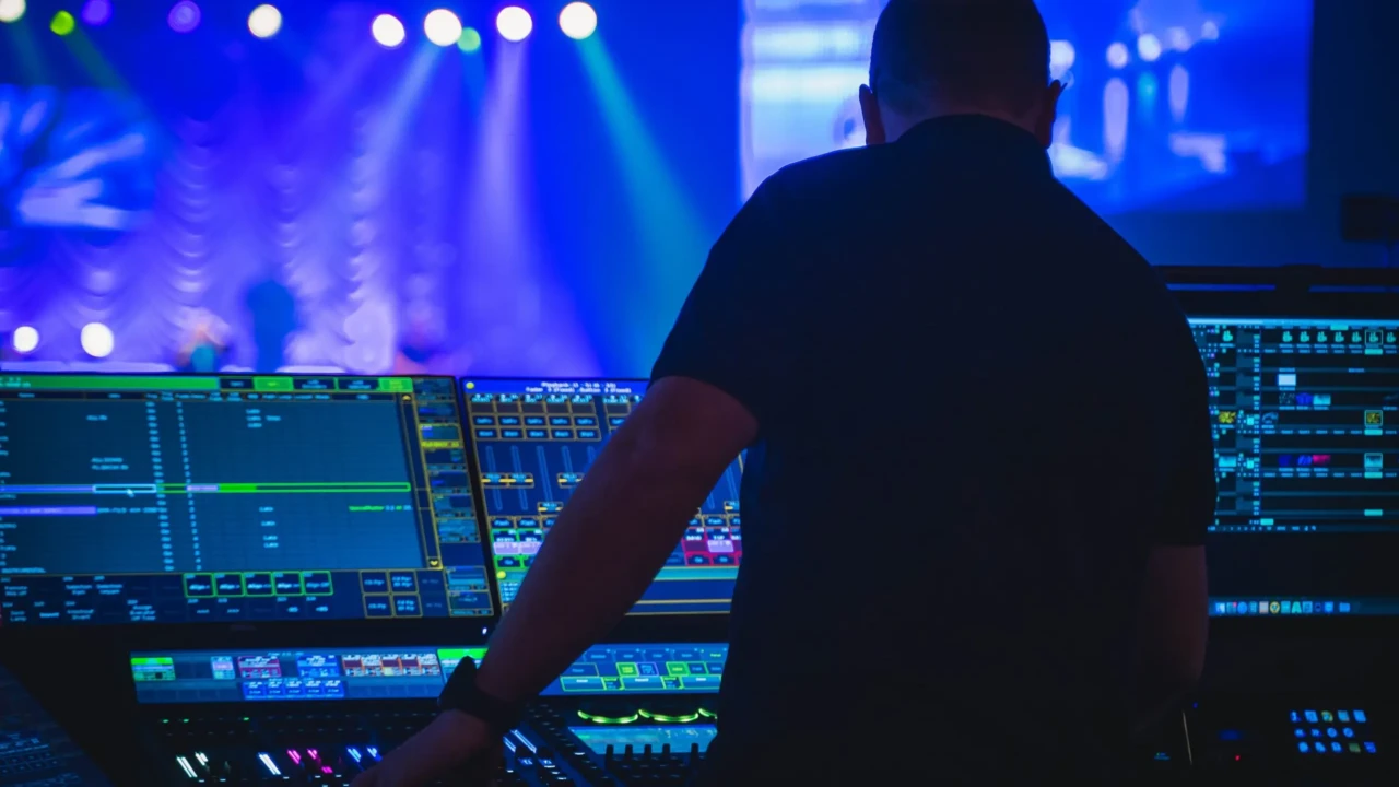 Equipa da empresa de soluções audiovisuais Z-Eventos