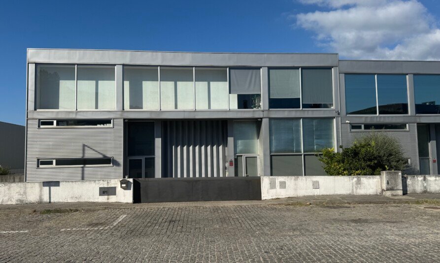 Armazém da empresa de soluções audiovisuais Z-Eventos